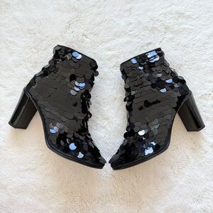 CHANEL Interlocking CC Logo Boots size 39 EU Authentic
